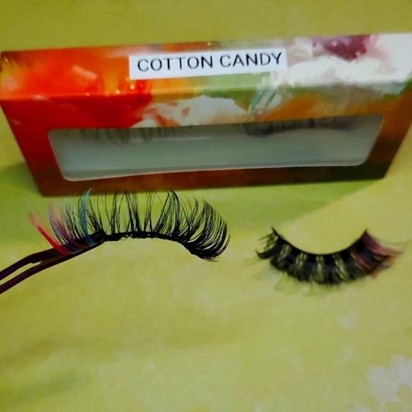 Lashes - Picture 2 of 2